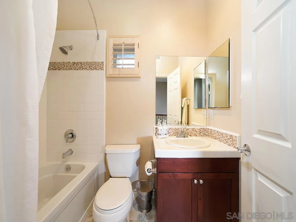 33 Tuscany Ladera Ranch, CA 92694 - Photo 21 of 50 a bathroom with a sink toilet vanity and bathtub