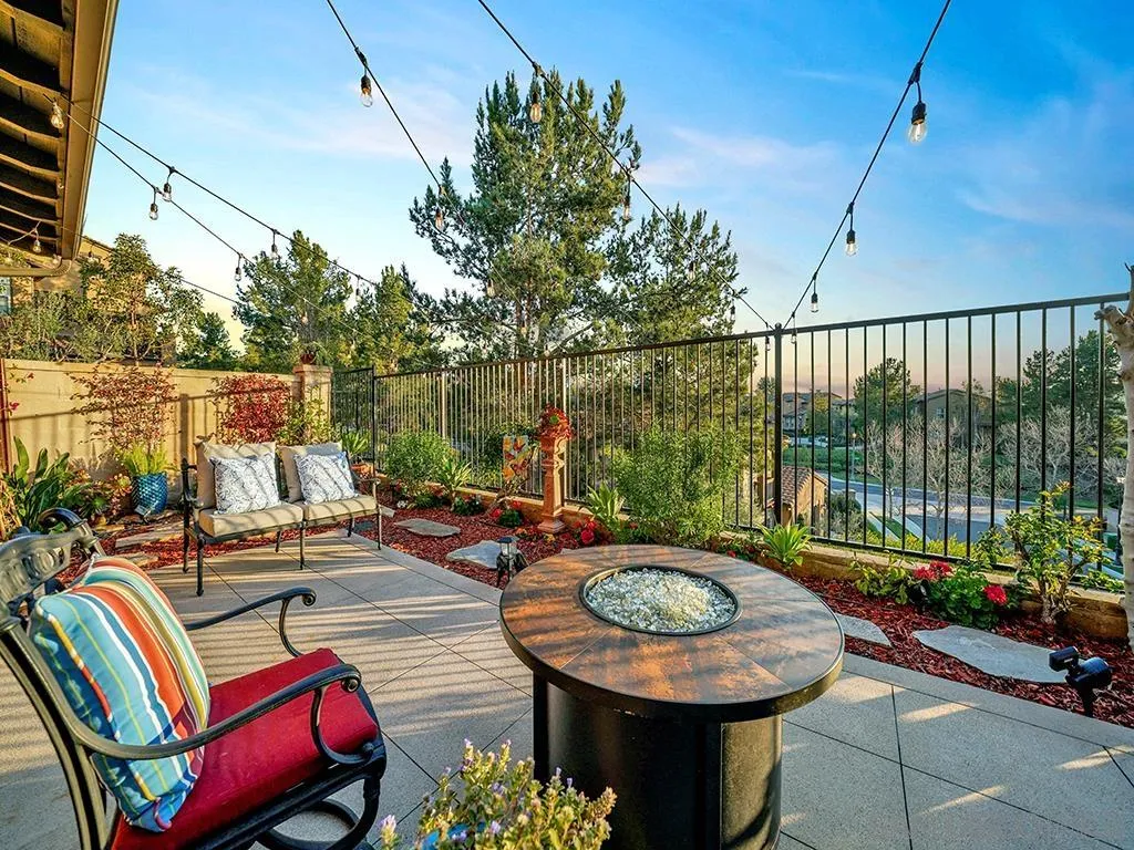 33 Tuscany Ladera Ranch, CA 92694 - Photo 3 of 50 a view of a chairs and tables in the patio