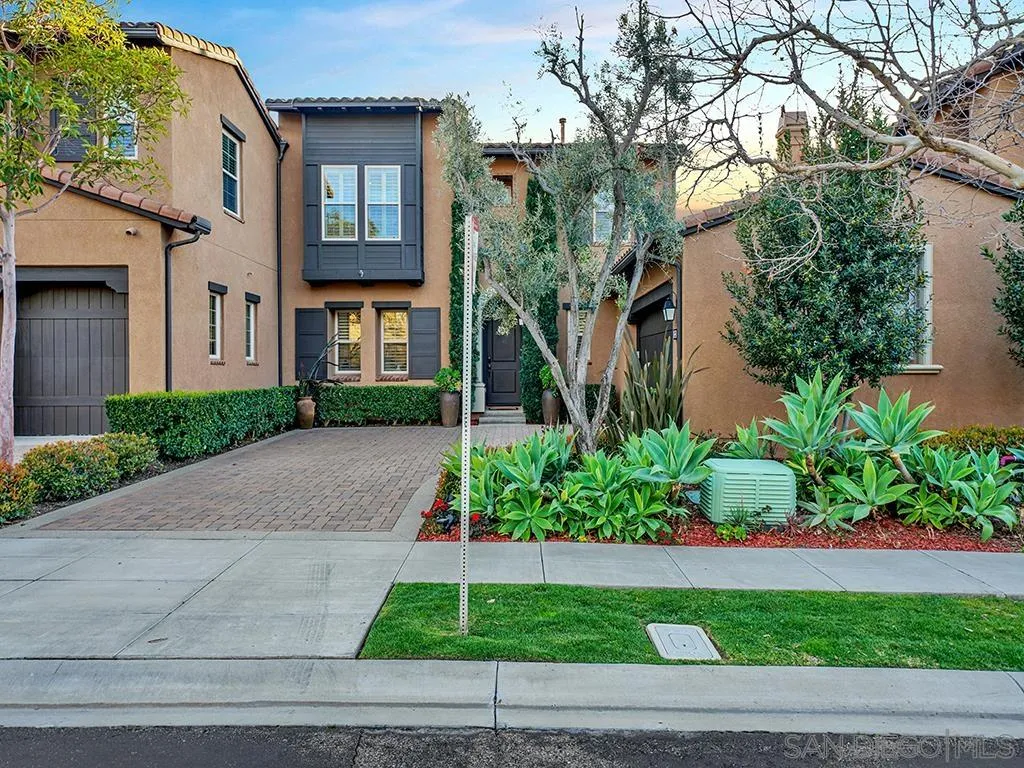 33 Tuscany Ladera Ranch, CA 92694 - Photo 32 of 50 a house that has a lot of plants in it