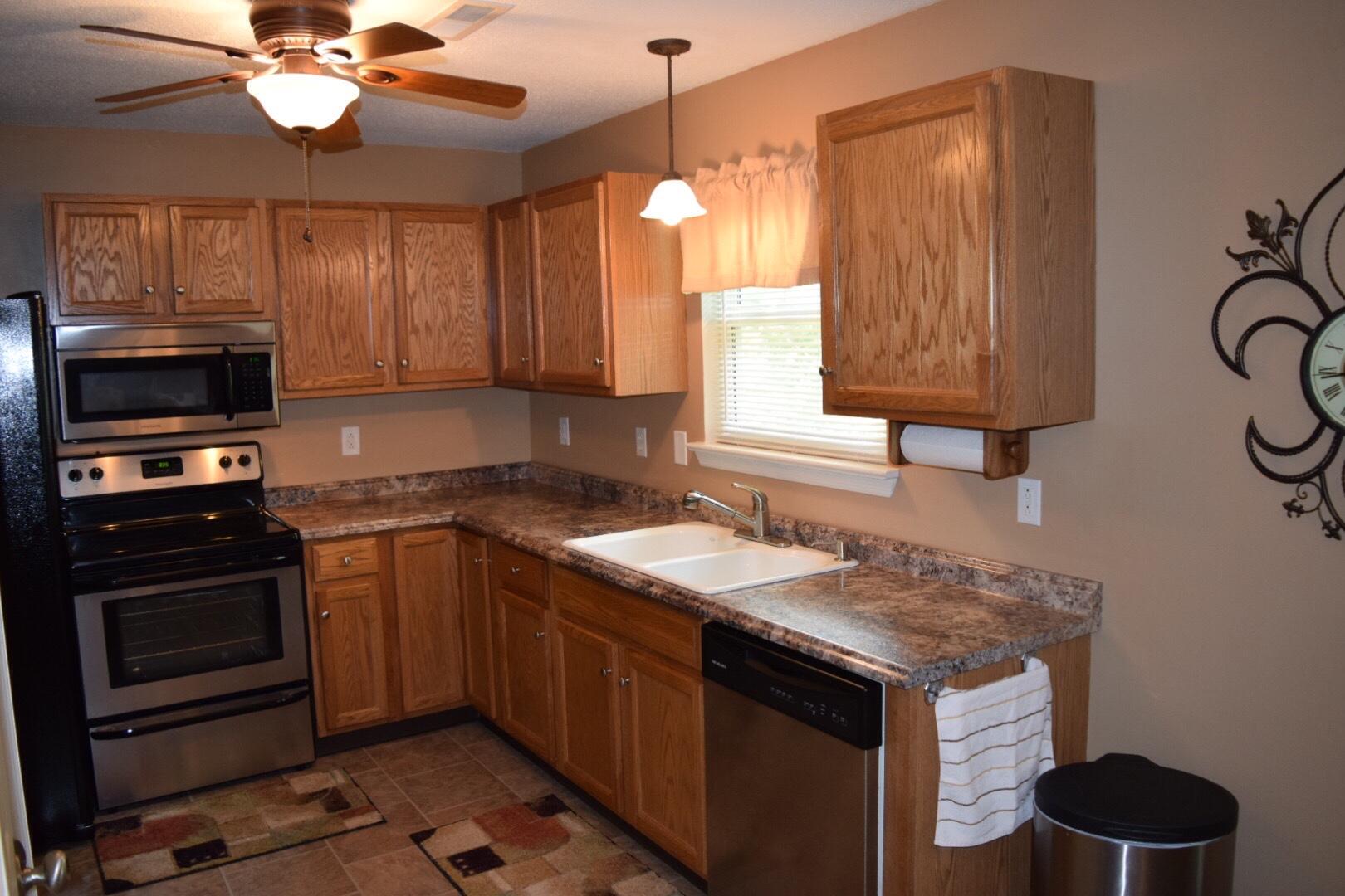 8426 West Crabtree Road Hixson, TN 37343 - Photo 11 of 21 kitchen