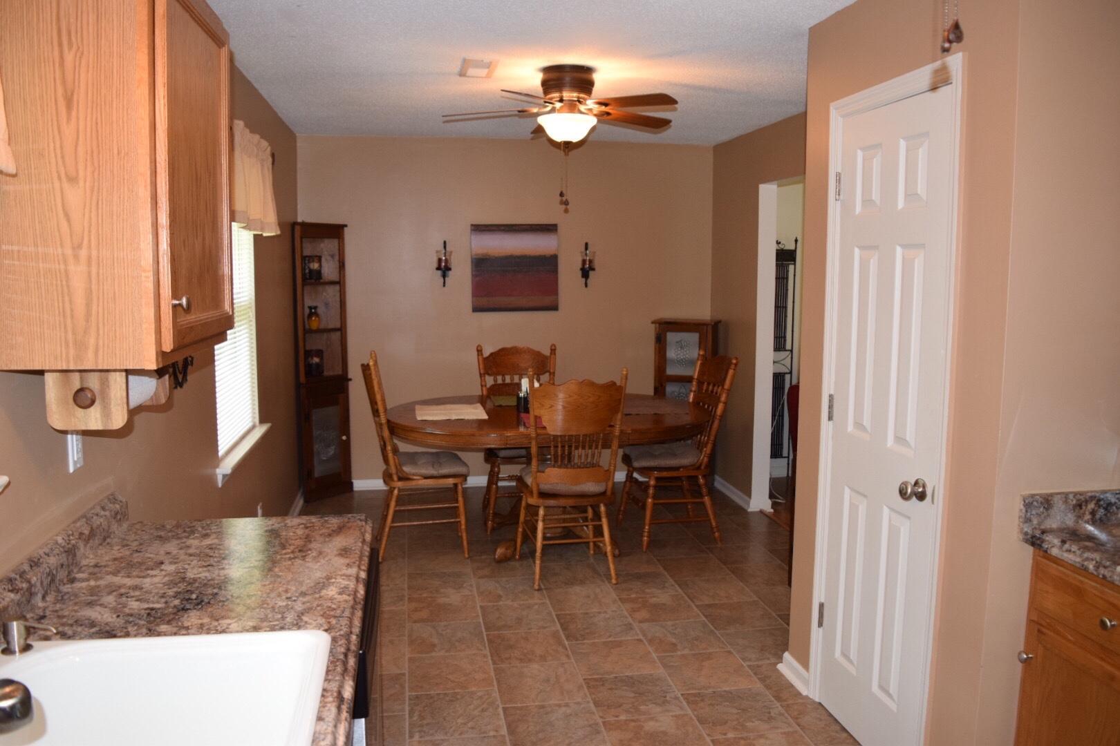 8426 West Crabtree Road Hixson, TN 37343 - Photo 8 of 21 eat in kitchen space