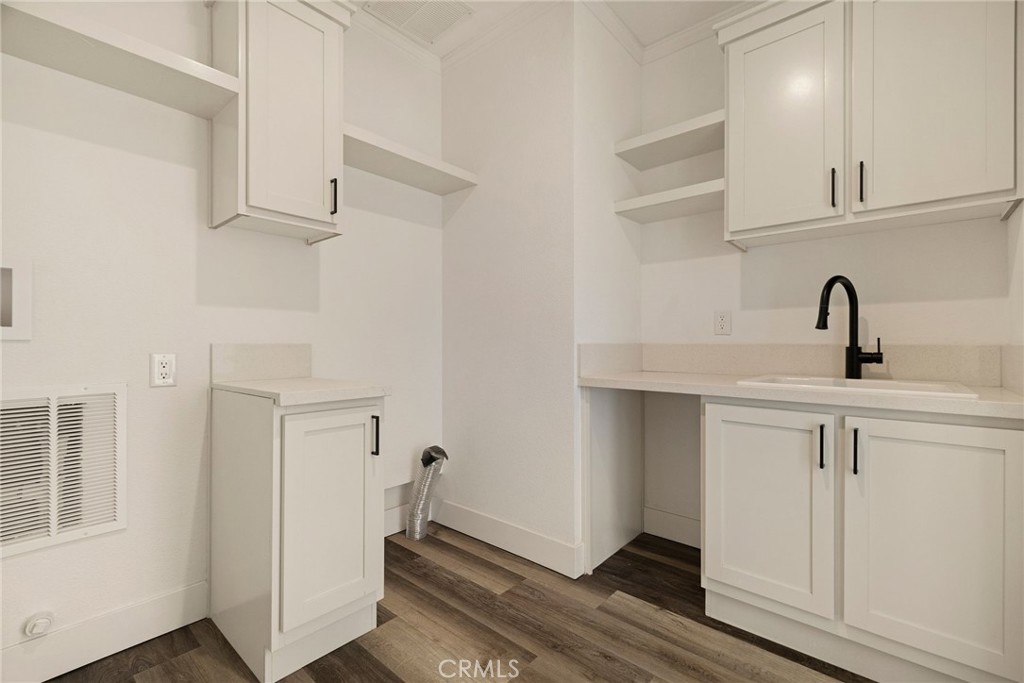 926 Bille Road Paradise, CA 95969 - Photo 21 of 28 a bathroom with a sink and a mirror