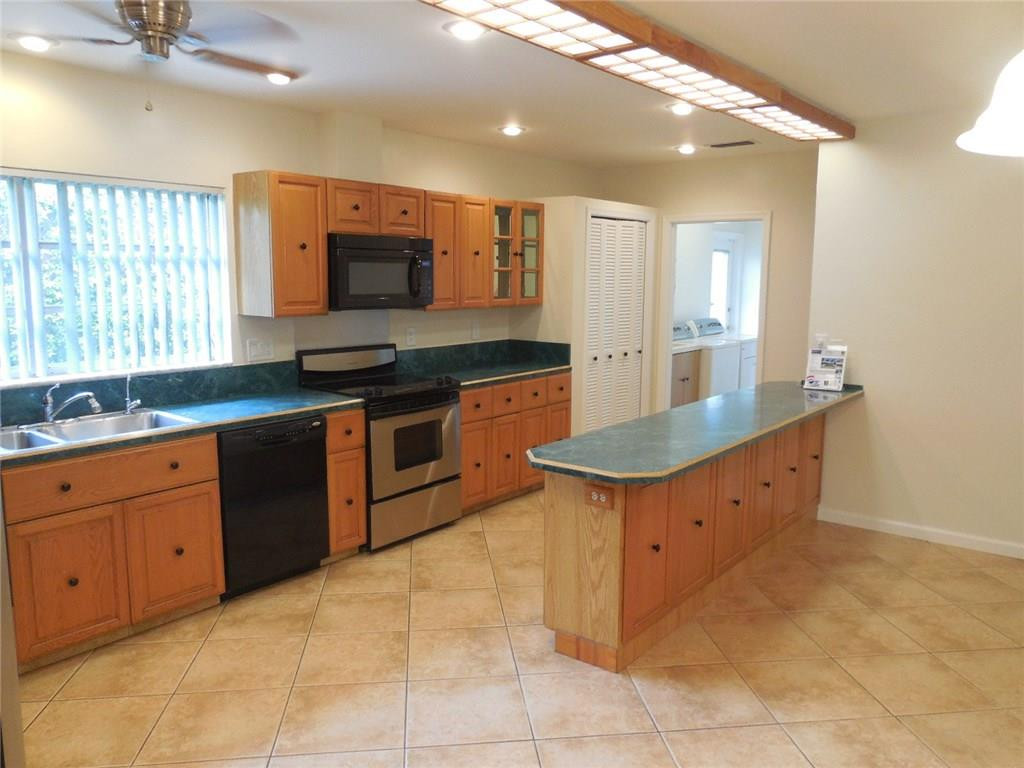 1195 Pepperridge Terrace Boca Raton, FL 33486 - Photo 8 of 39 Photo 8