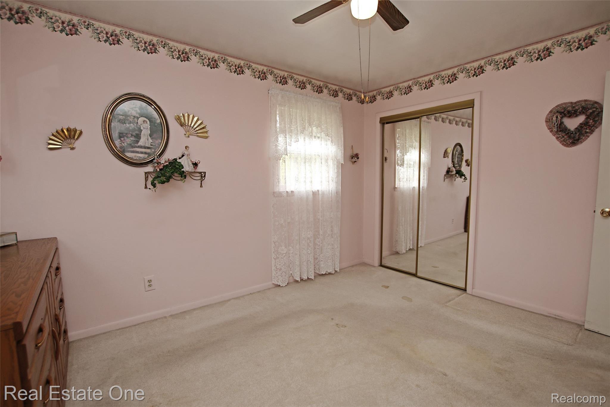 930 North Wilder Road Lapeer, MI 48446 - Photo 22 of 54 21) Bedroom 2.jpg