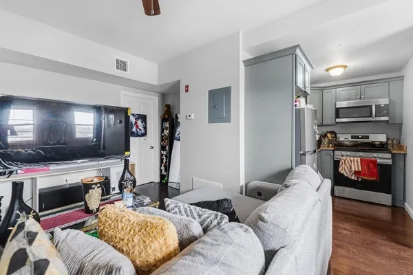 $925,000 | 173 County Street, Fall River, MA 02723