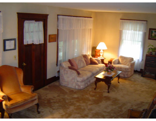 83 Victory Road Lynn, MA 01902 - Photo 6 of 9 Gallery Image 6