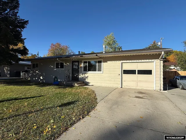 $240,000 | 1104 Big Horn Drive, Riverton, WY 82501