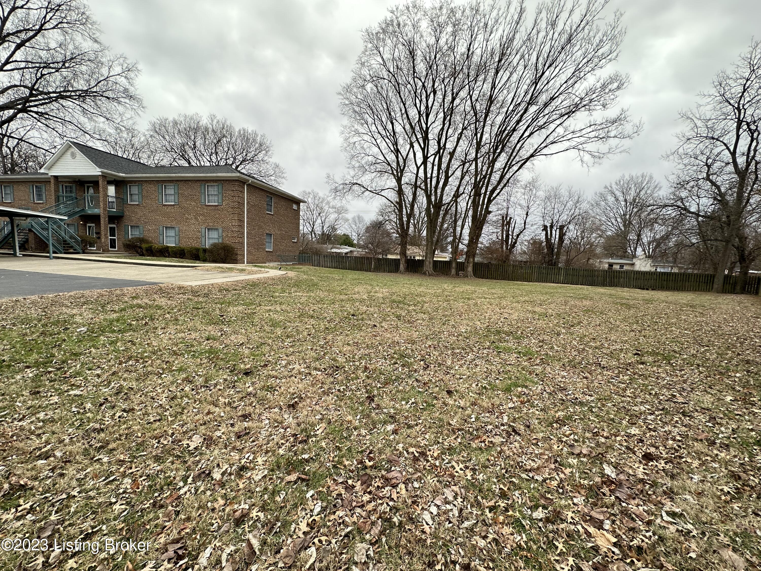 3122 Hendon Road Louisville, KY 40220 - Photo 3 of 53 C54DE717-4418-4DCC-981B-0B045ECD3589