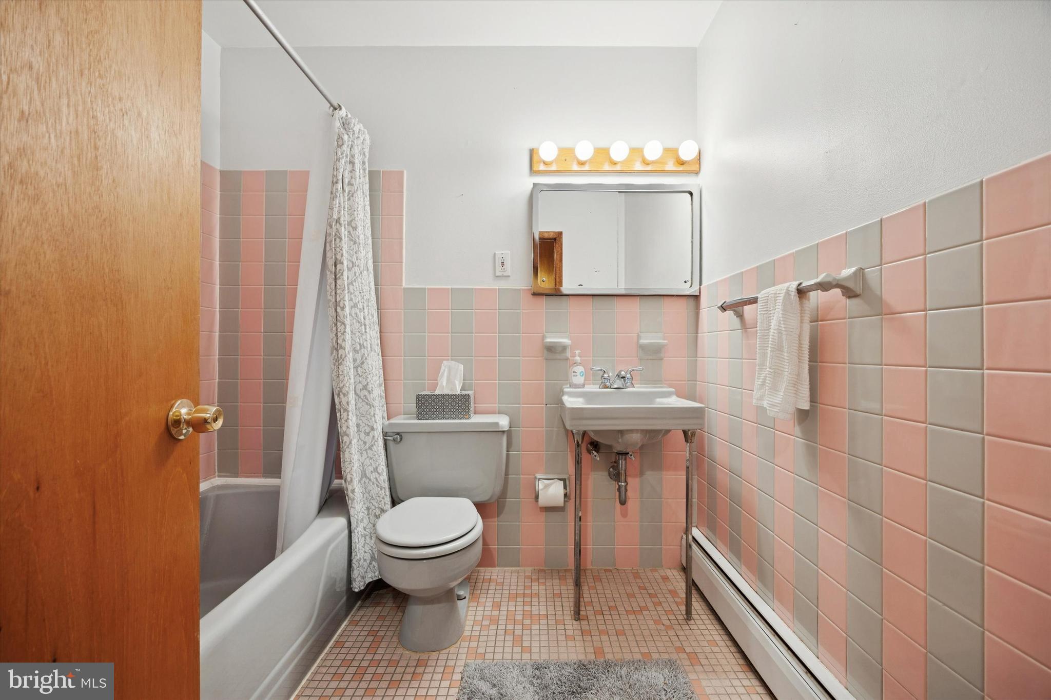 913 Woodside Avenue Secane, PA 19018 - Photo 11 of 25