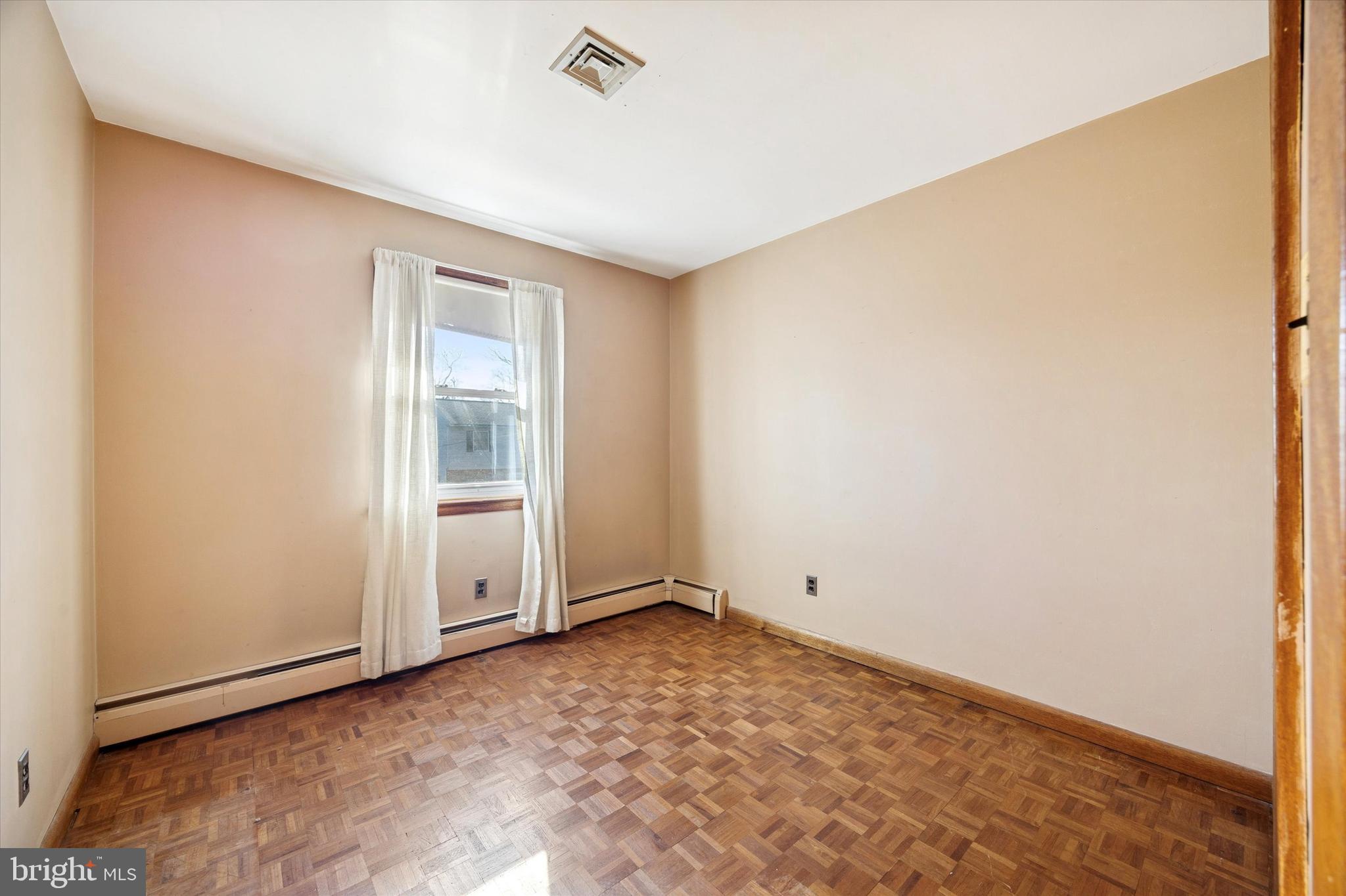 913 Woodside Avenue Secane, PA 19018 - Photo 16 of 25