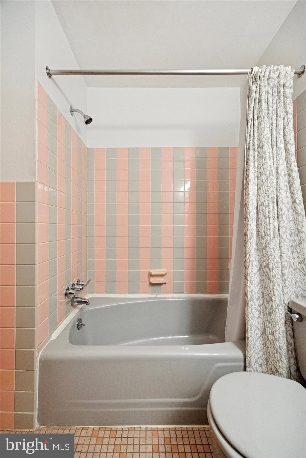 913 Woodside Avenue Secane, PA 19018 - Photo 10 of 25