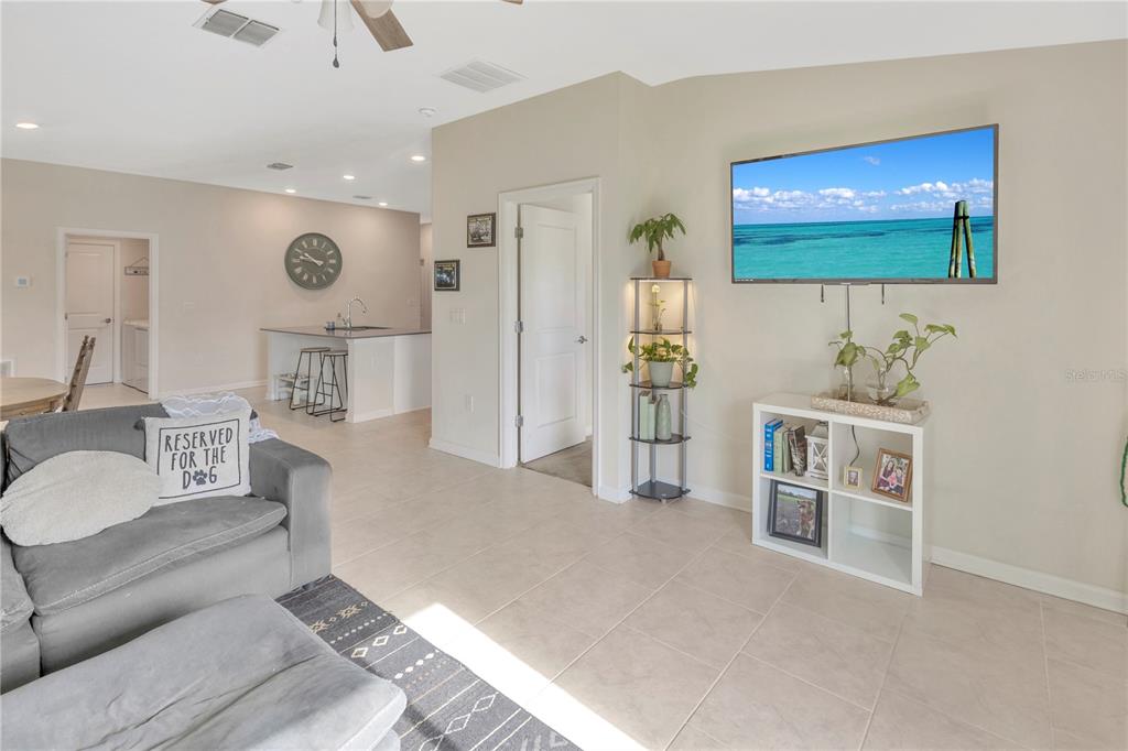 530 Patton Loop Bartow, FL 33830 - Photo 13 of 38 a living room with furniture and a flat screen tv