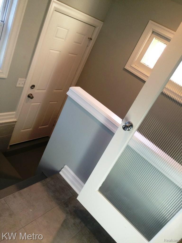 610 Stratford Road Ferndale, MI 48220 - Photo 22 of 36 IMG_8487.jpg