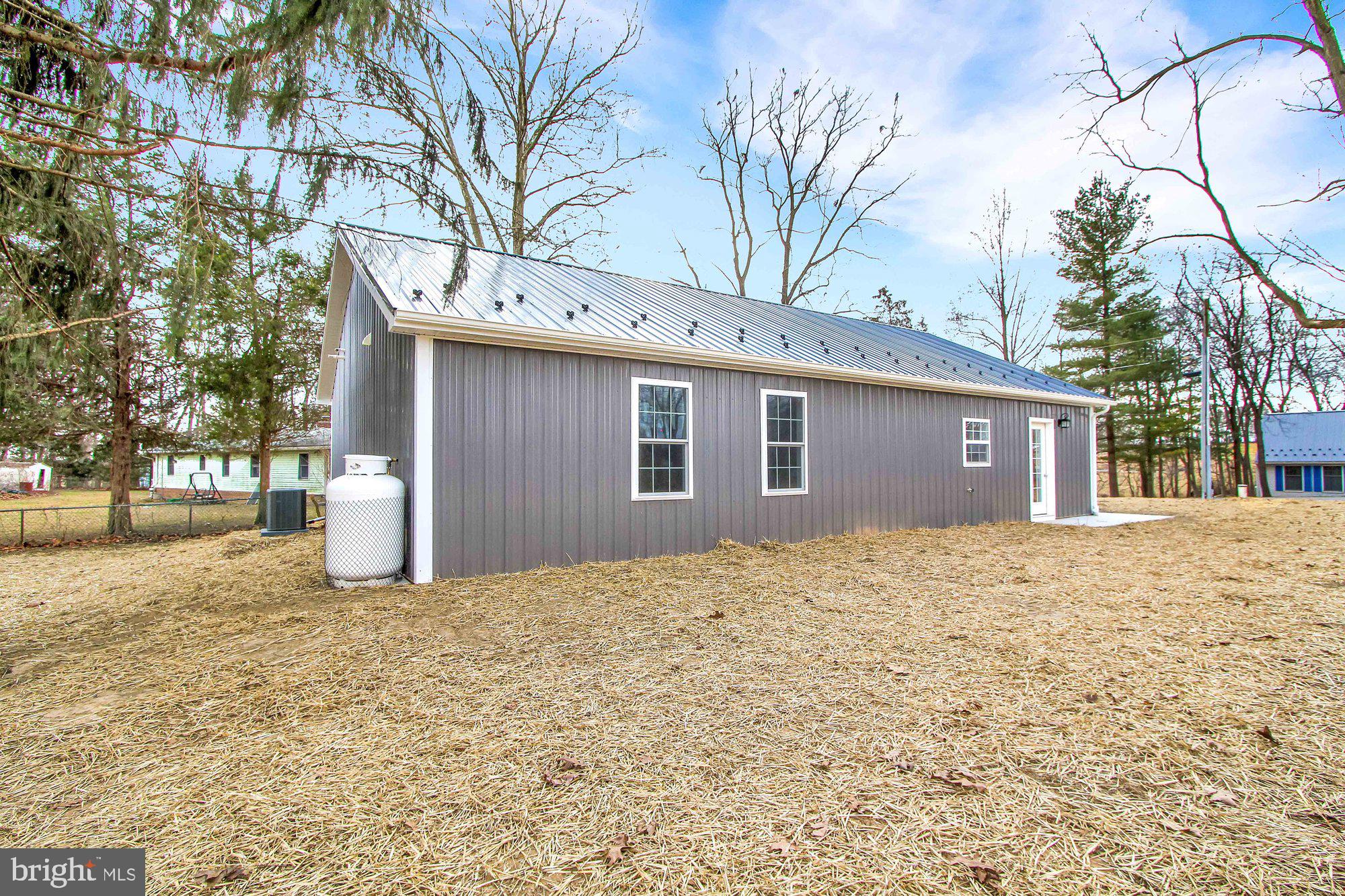 74 Clubhouse Road Delta, PA 17314 - Photo 25 of 28 Side View