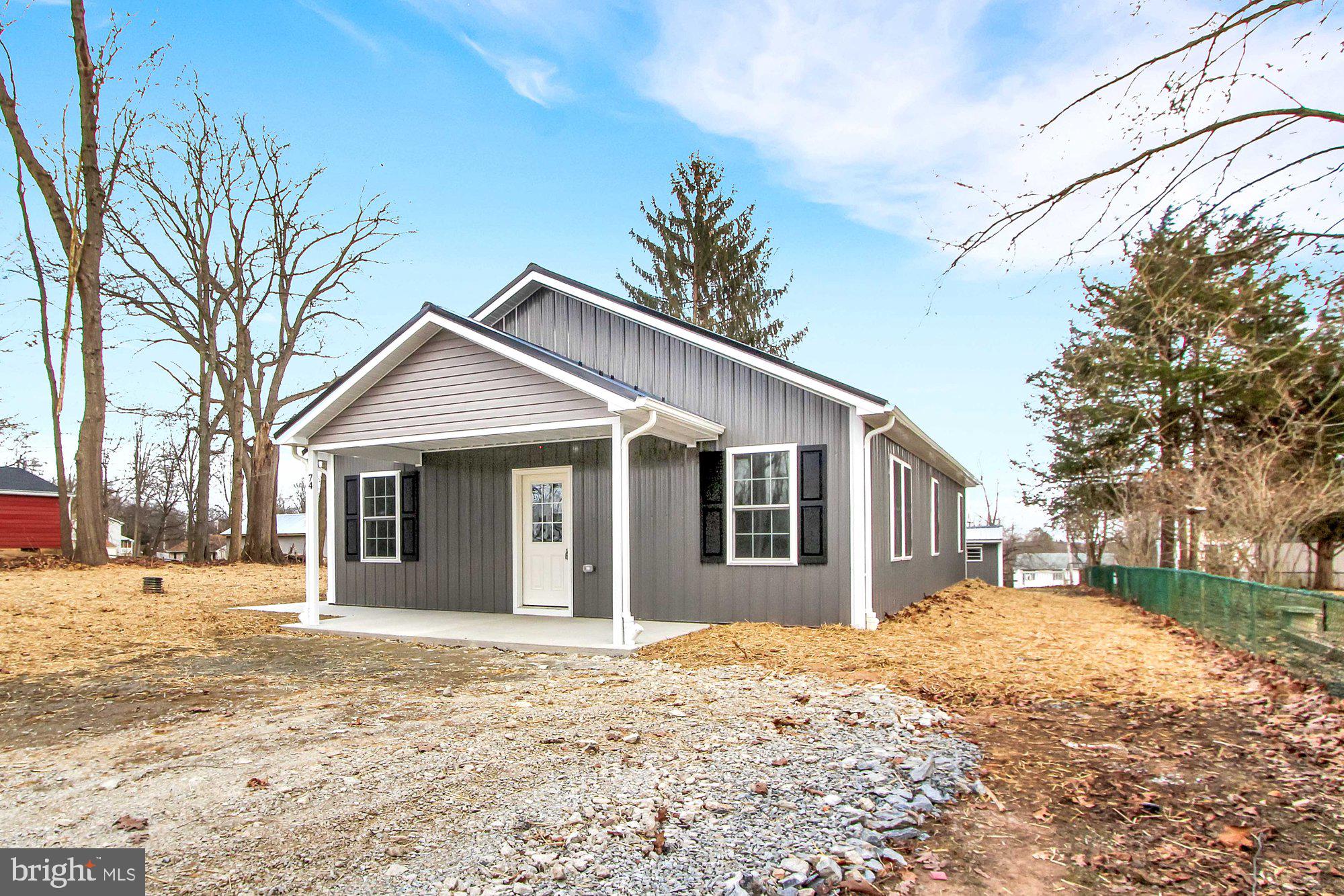 74 Clubhouse Road Delta, PA 17314 - Photo 28 of 28 Front/Right Side