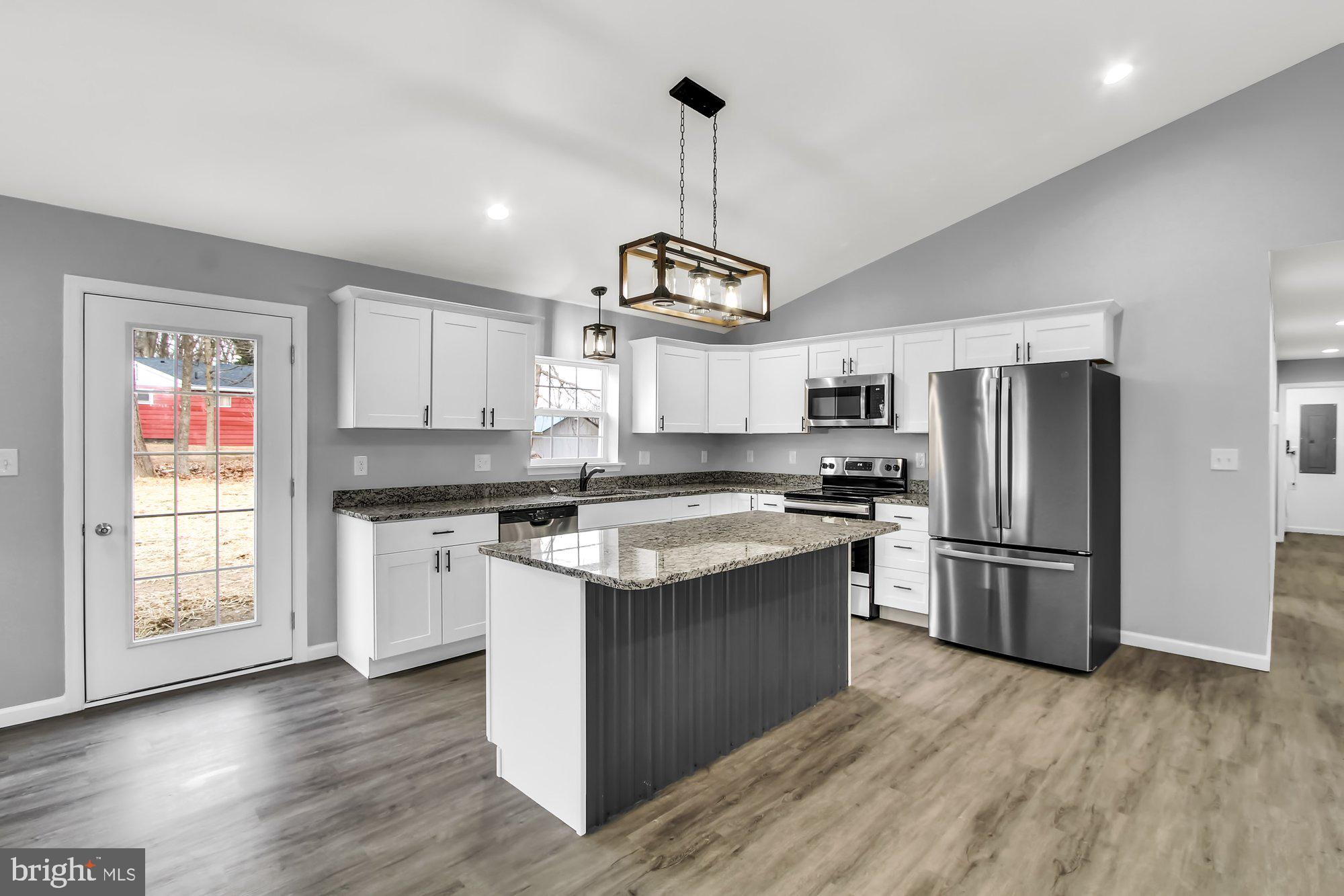 74 Clubhouse Road Delta, PA 17314 - Photo 9 of 28 Kitchen with Island