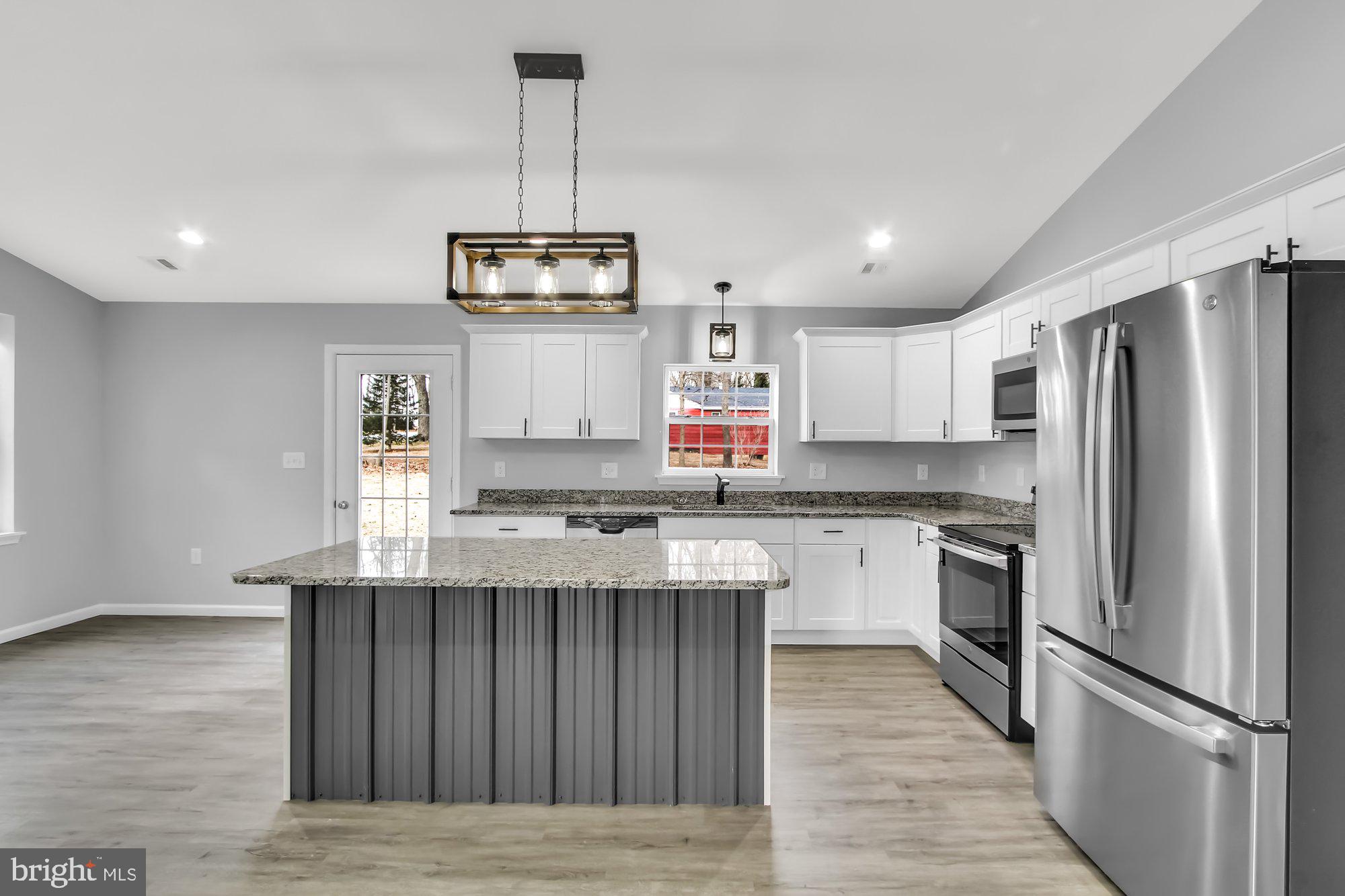74 Clubhouse Road Delta, PA 17314 - Photo 10 of 28 Kitchen with Island
