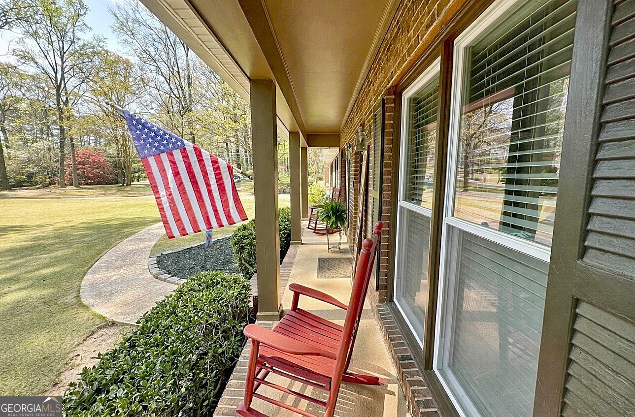 201 Willowcrest Way LaGrange, GA 30240 - Photo 3 of 51