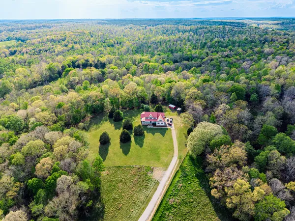 $829,999 | 772 Salmon Branch Road, Erin, TN 37061