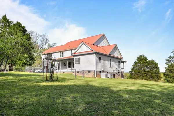 $829,999 | 772 Salmon Branch Road, Erin, TN 37061