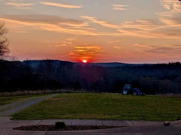 $829,999 | 772 Salmon Branch Road, Erin, TN 37061