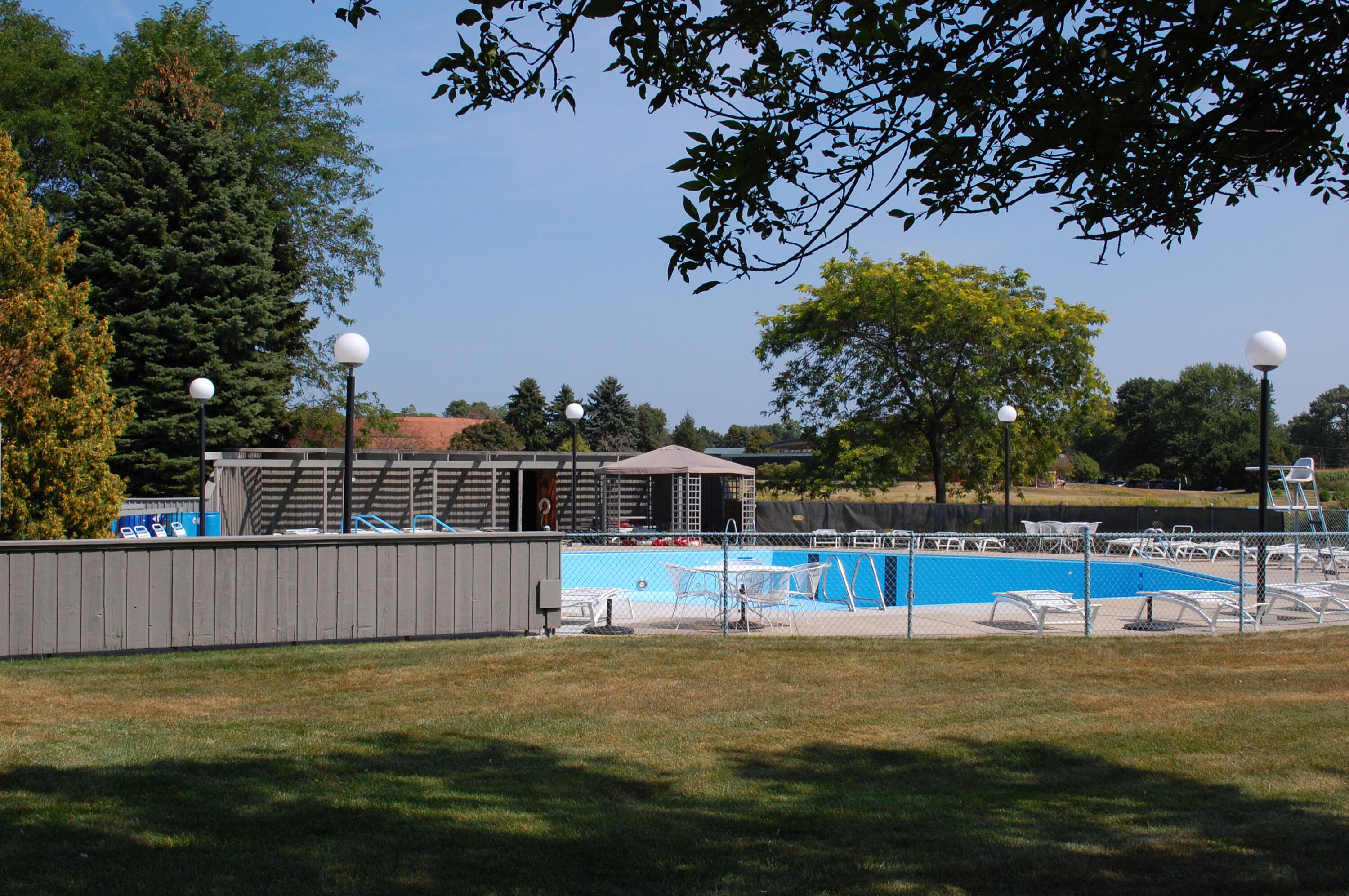 41 Campus Court Wind Point, WI 53402 - Photo 28 of 29 Outdoor Pool