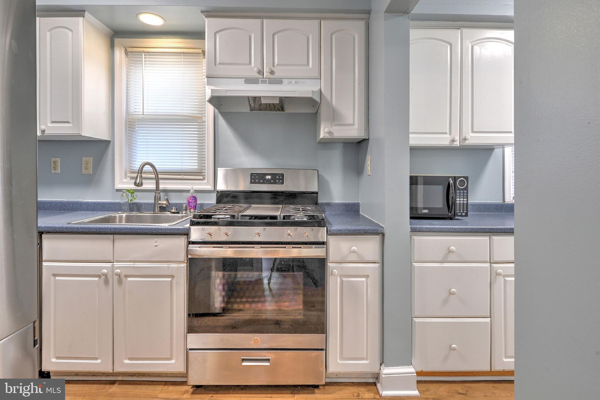 8016 Old Georgetown Road Bethesda, MD 20814 - Photo 10 of 36 Kitchen