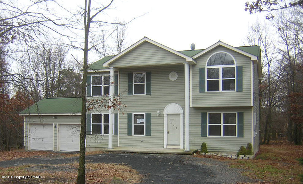 279 Rodney Court Bushkill, PA 18324 - Photo 1 of 1 a front view of a house