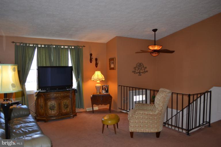 422 Carroll Island Road Middle River, MD 21220 - Photo 6 of 30 Living Room