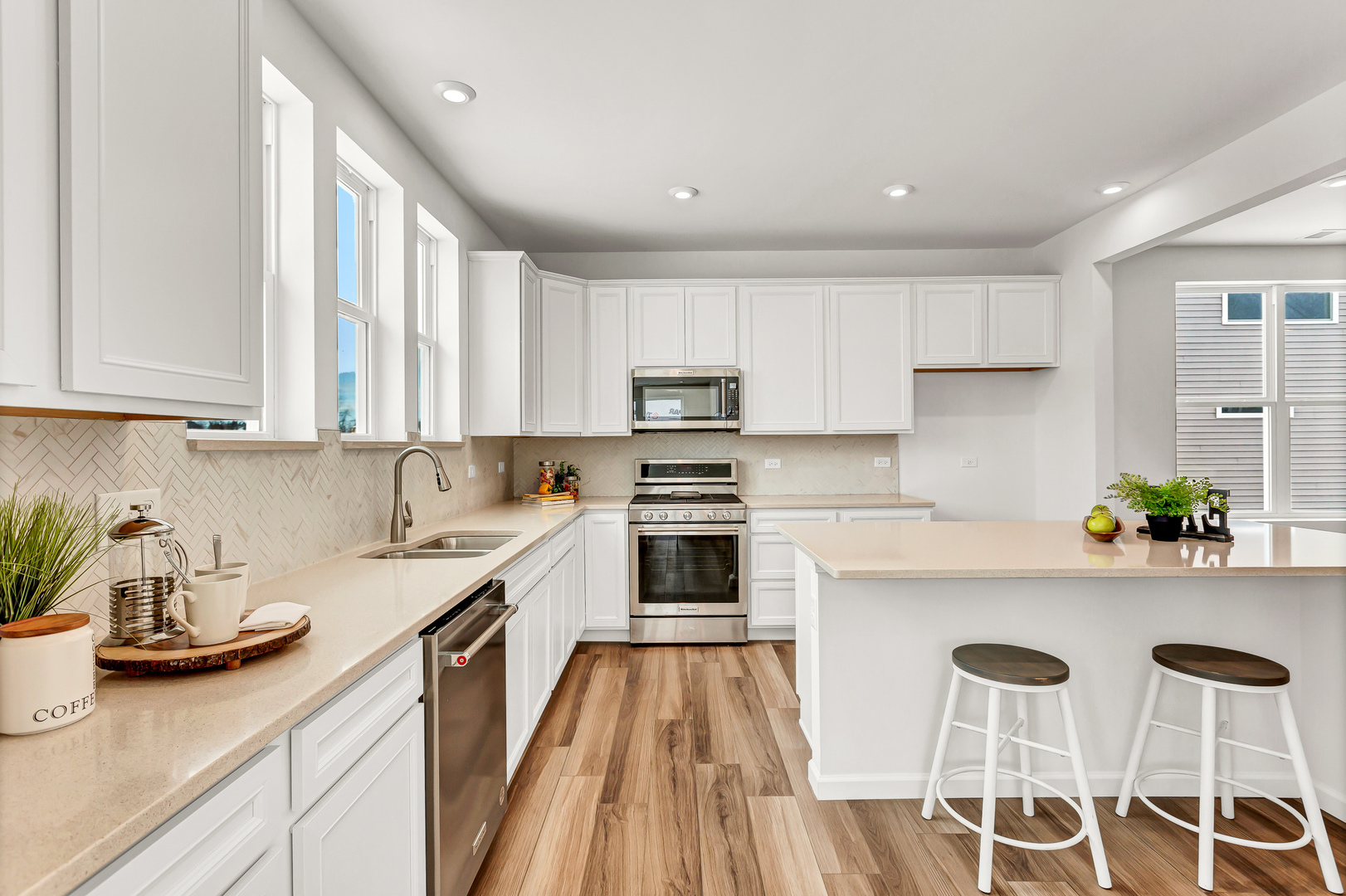 2813 Spring Circle South Lindenhurst, IL 60046 - Photo 10 of 12