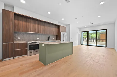 $815,000 | 2209 South 1st Street, Unit 121, Austin, TX 78704
