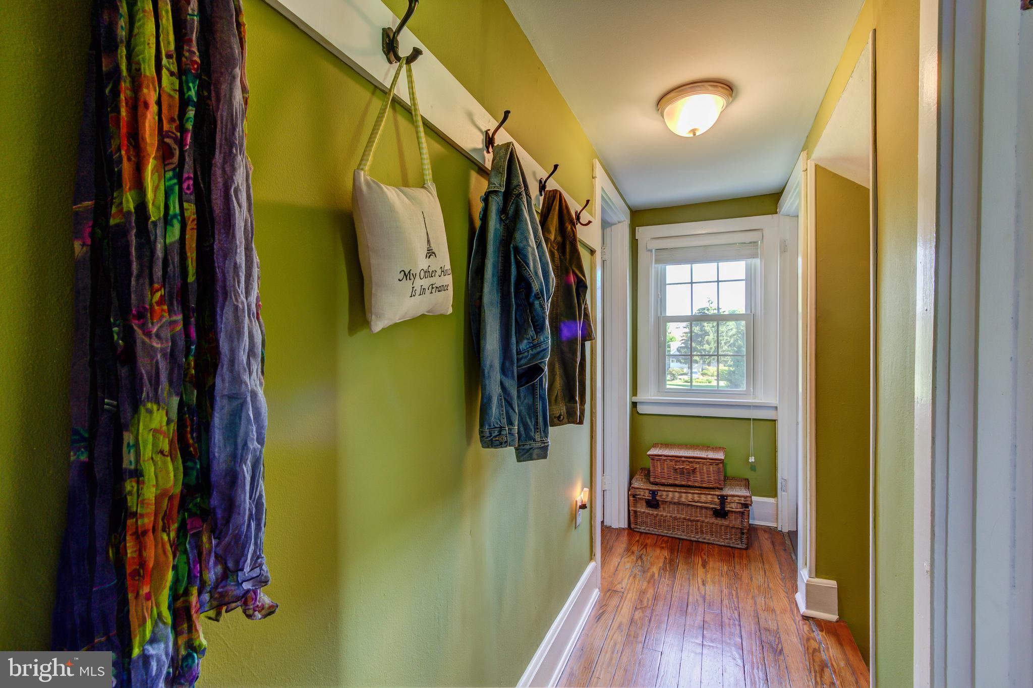 321 Newark Road Landenberg, PA 19350 - Photo 14 of 35 2nd Floor Hallway