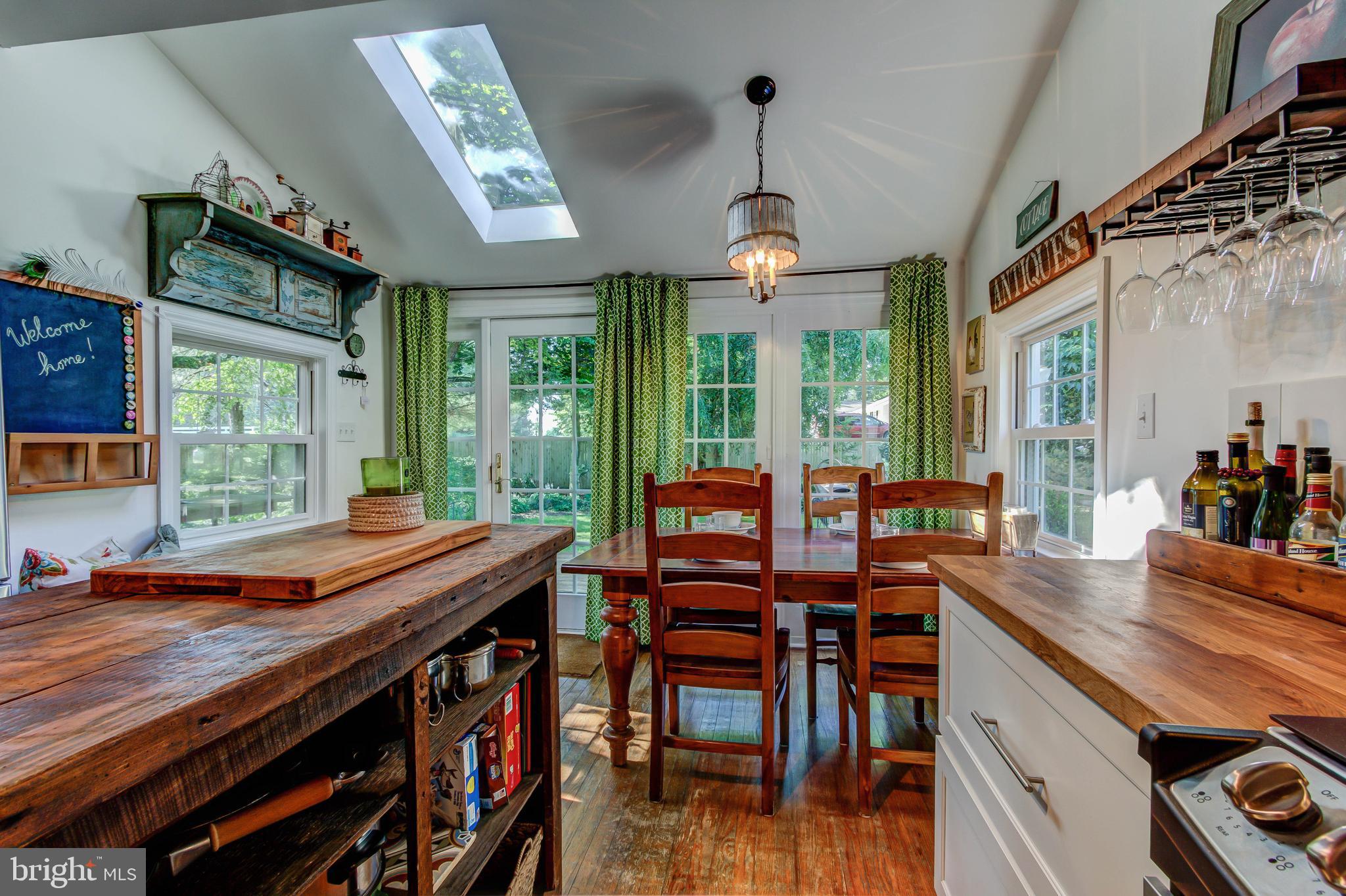 321 Newark Road Landenberg, PA 19350 - Photo 3 of 35 Breakfast Area/Dining Area