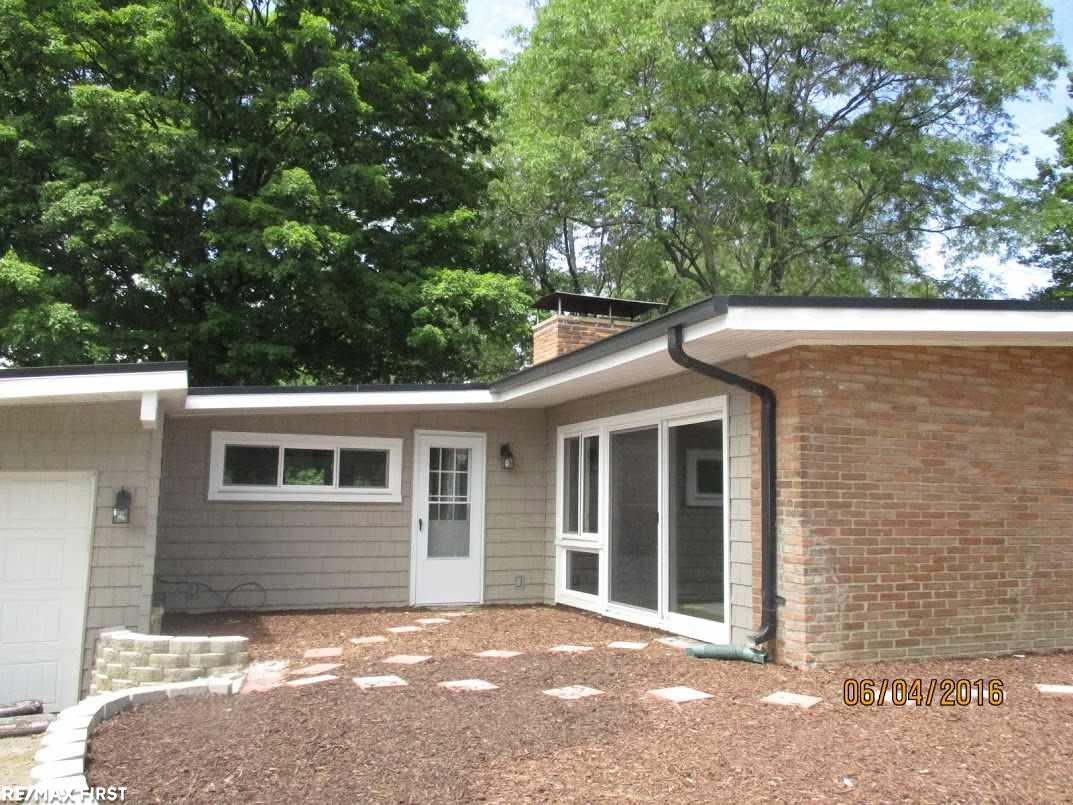 25809 Farmington Road Farmington Hills, MI 48335 - Photo 5 of 32