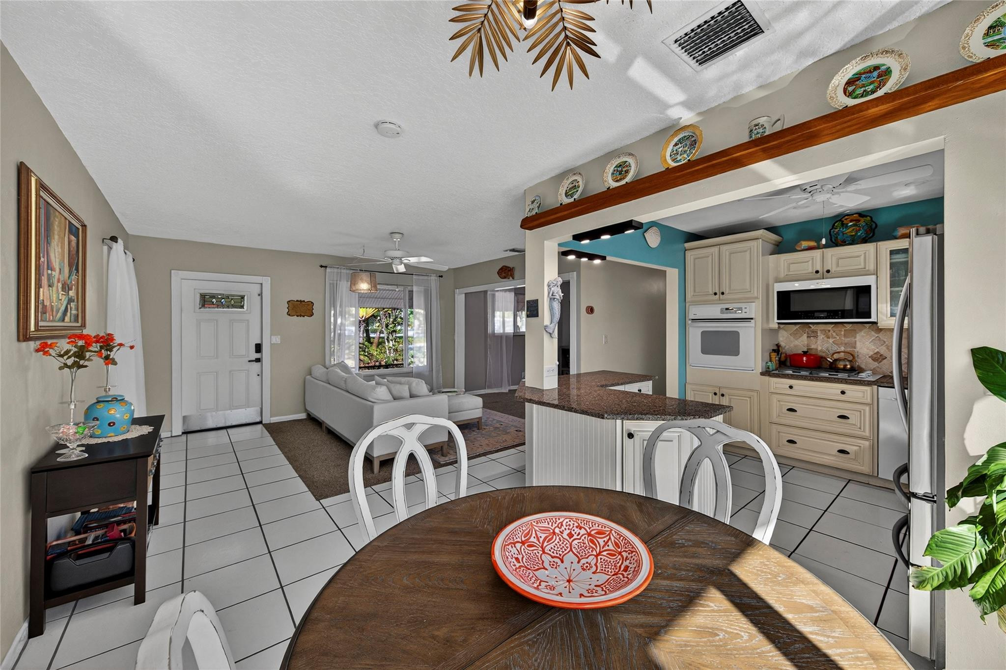 40 Southwest 9th Court Pompano Beach, FL 33060 - Photo 5 of 48 Photo 5