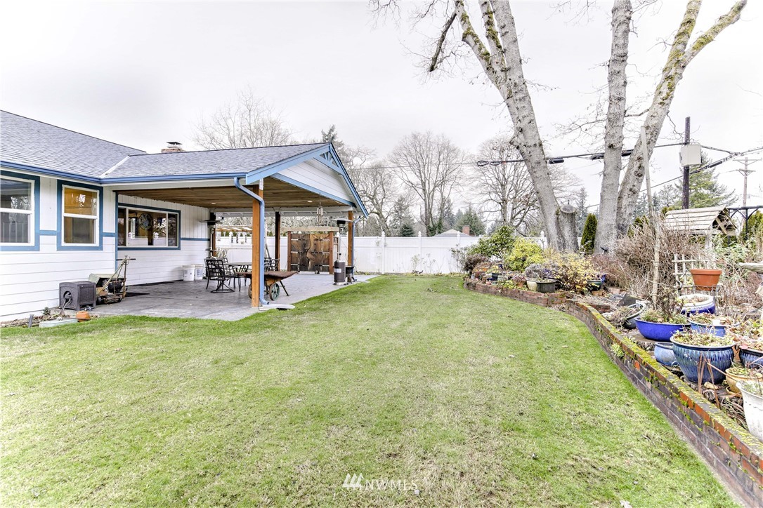 8704 Custer Road Southwest Lakewood, WA 98499 - Photo 2 of 25