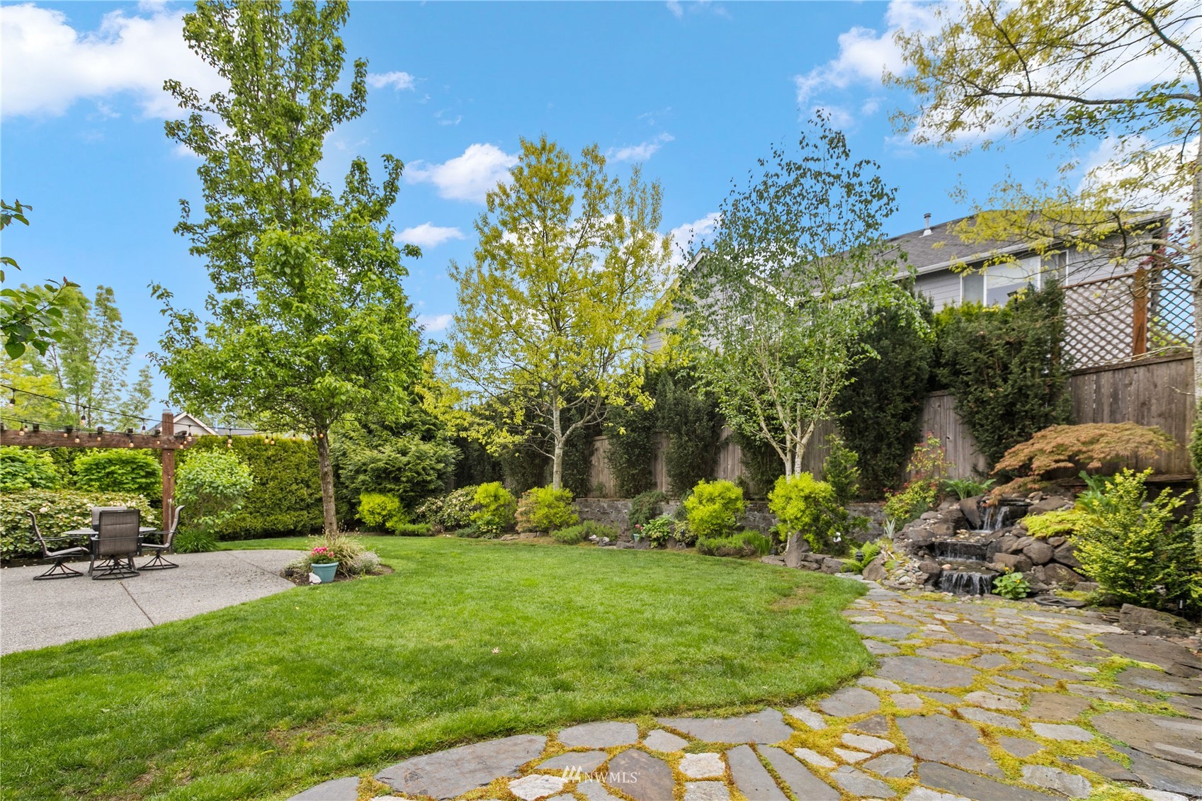 18407 36th Avenue Southeast Bothell, WA 98012 - Photo 33 of 39 a view of a garden