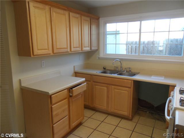 8602 Middle Road Richmond, VA 23235 - Photo 5 of 10 Kitchen