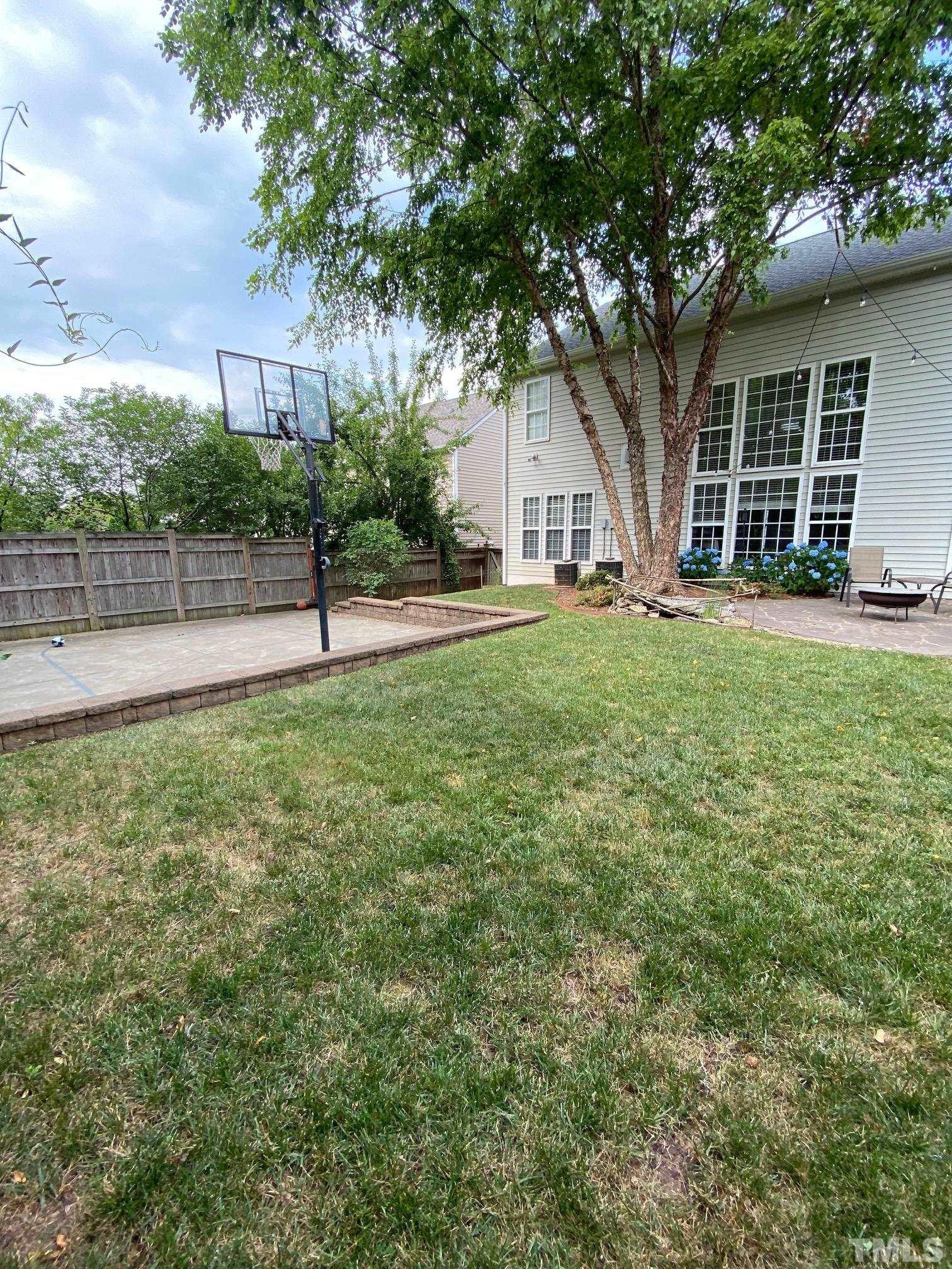 7628 Silver View Lane Raleigh, NC 27613 - Photo 4 of 29