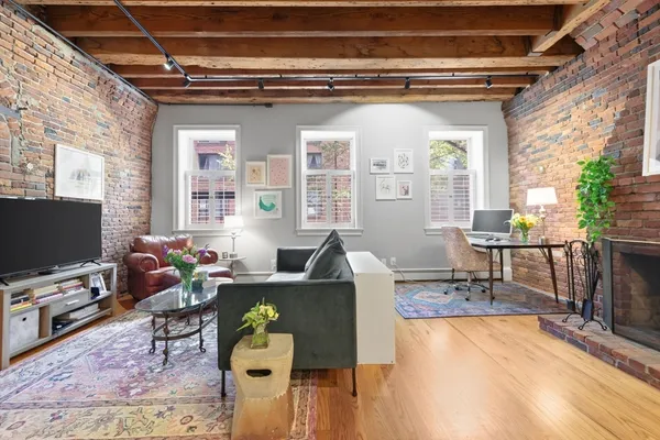$3,800 | 122 Fulton Street, Unit 5, Boston, MA 02109