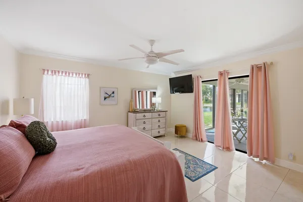 $325,000 | 10223 North Circle Lake Drive, Unit 102, Boynton Beach, FL 33437