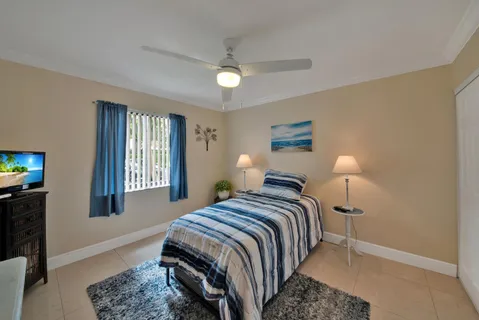 $325,000 | 10223 North Circle Lake Drive, Unit 102, Boynton Beach, FL 33437