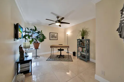 $325,000 | 10223 North Circle Lake Drive, Unit 102, Boynton Beach, FL 33437