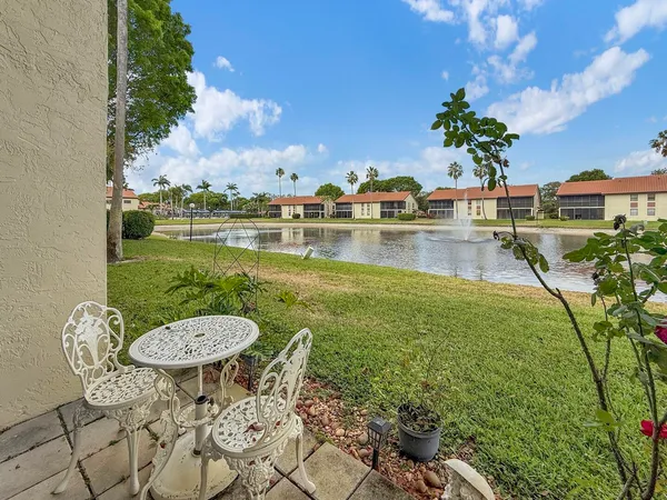 $325,000 | 10223 North Circle Lake Drive, Unit 102, Boynton Beach, FL 33437