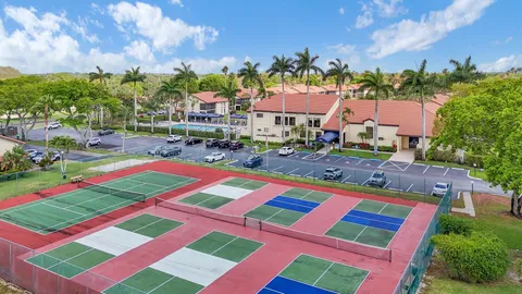 $325,000 | 10223 North Circle Lake Drive, Unit 102, Boynton Beach, FL 33437