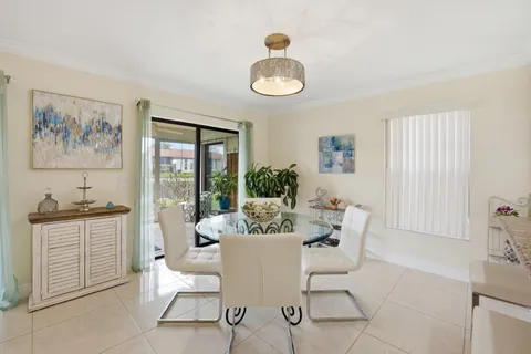 $325,000 | 10223 North Circle Lake Drive, Unit 102, Boynton Beach, FL 33437