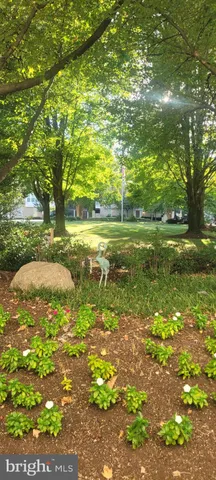 $169,000 | 10201 Grosvenor Place, Unit 1626, Rockville, MD 20852