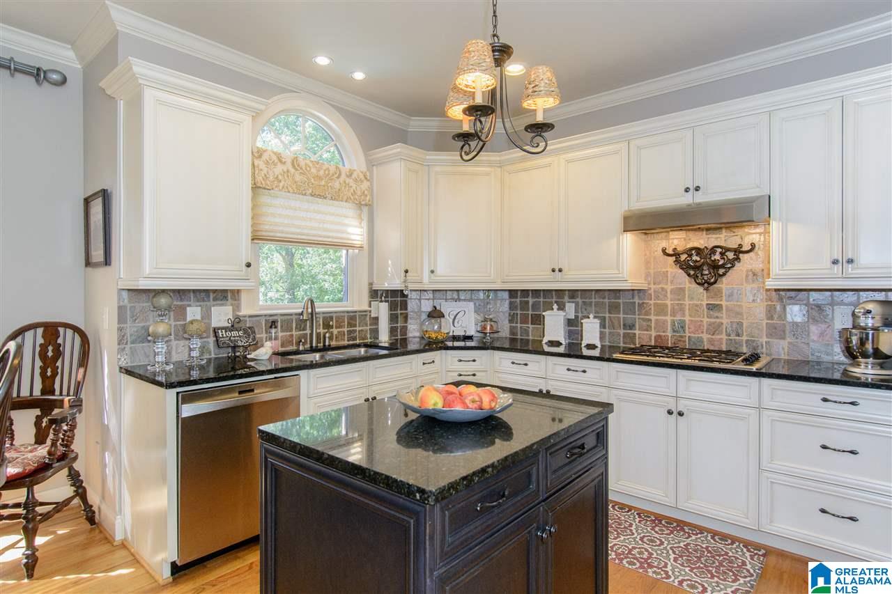 1031 Parkwood Road Birmingham, AL 35242 - Photo 8 of 30