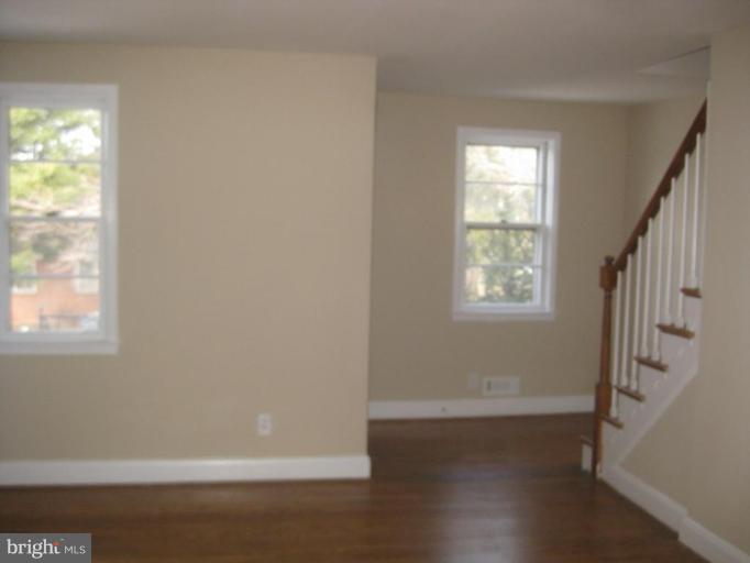 6703 Canongate Road Baltimore, MD 21239 - Photo 3 of 27 Entrance / Foyer