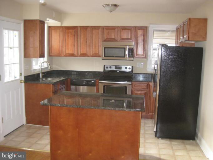 6703 Canongate Road Baltimore, MD 21239 - Photo 4 of 27 Kitchen
